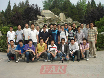 華清遠見教育科技集團技術總監劉老師介紹課程設置