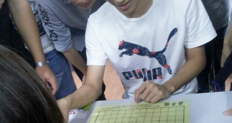 重慶中心 五子棋大戰緊張進行中